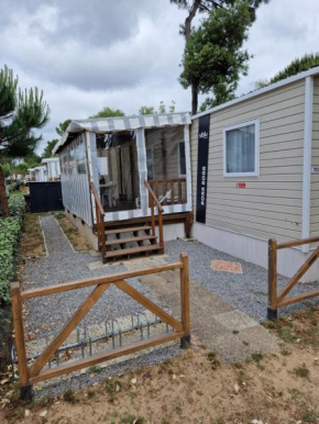 Bungalow neuf de 6 à 8 pers en camping-club vacances haut de gamme